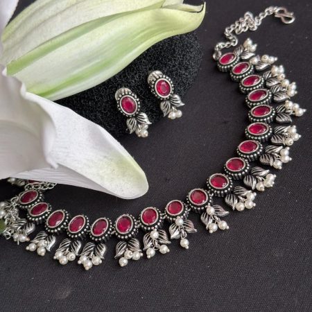 German Chocker With Earring - Red